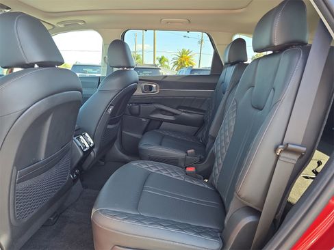 Used 2023 Kia Sorento SX Prestige image 13