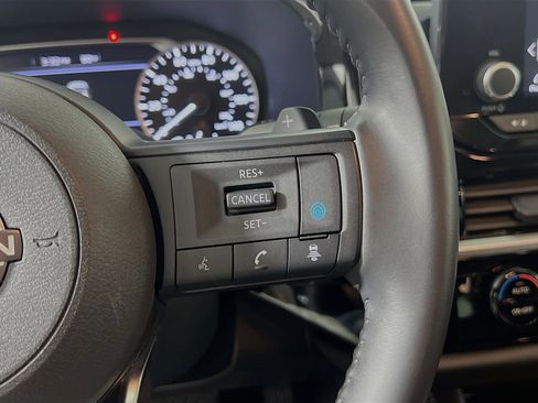 Used 2024 Nissan Pathfinder SV image 20