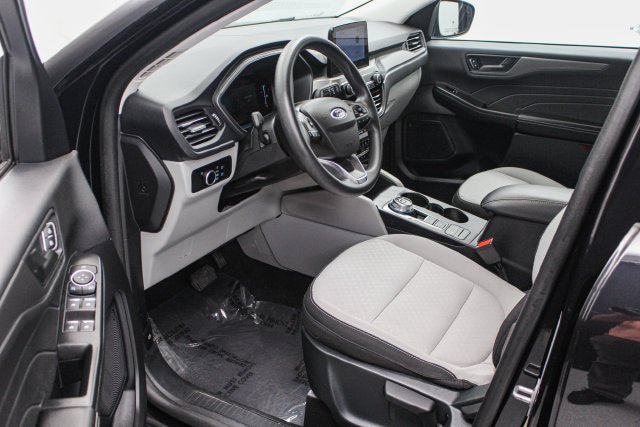 Certified 2025 Ford Escape Active AWD/4WD image 12