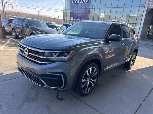 Used 2021 Volkswagen Atlas SEL R-Line image 4