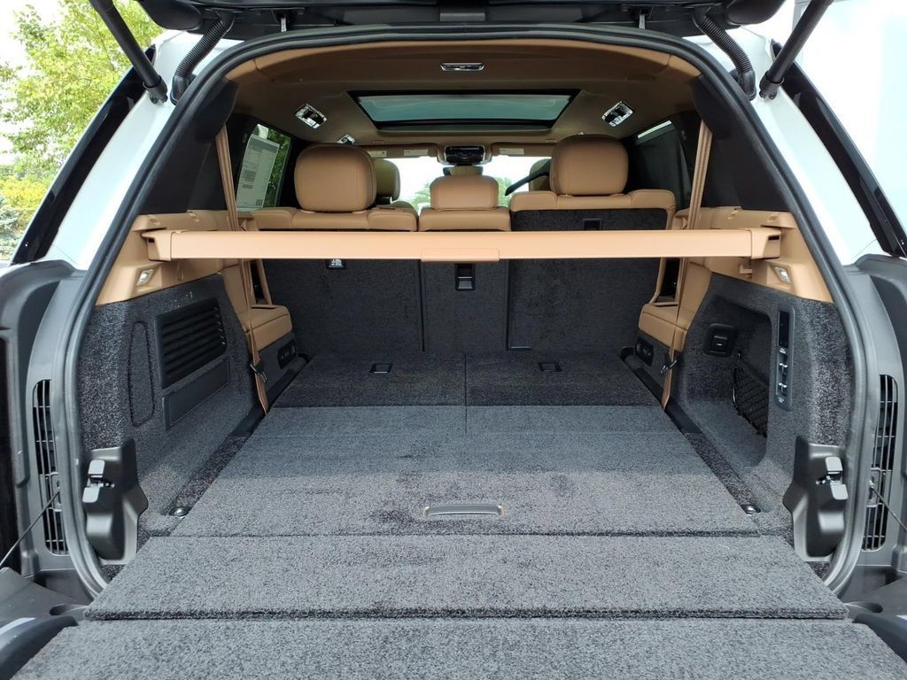 New 2026 Land Rover Range Rover Long Wheelbase SE AWD/4WD image 27