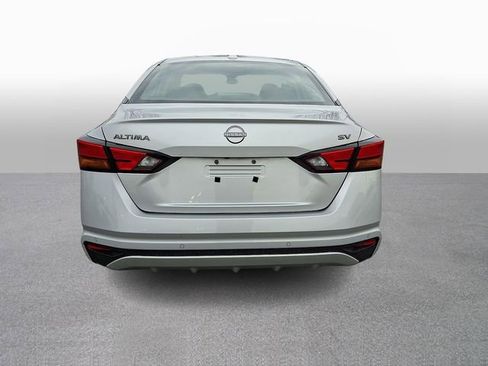 Used 2024 Nissan Altima 2.5 SV image 5