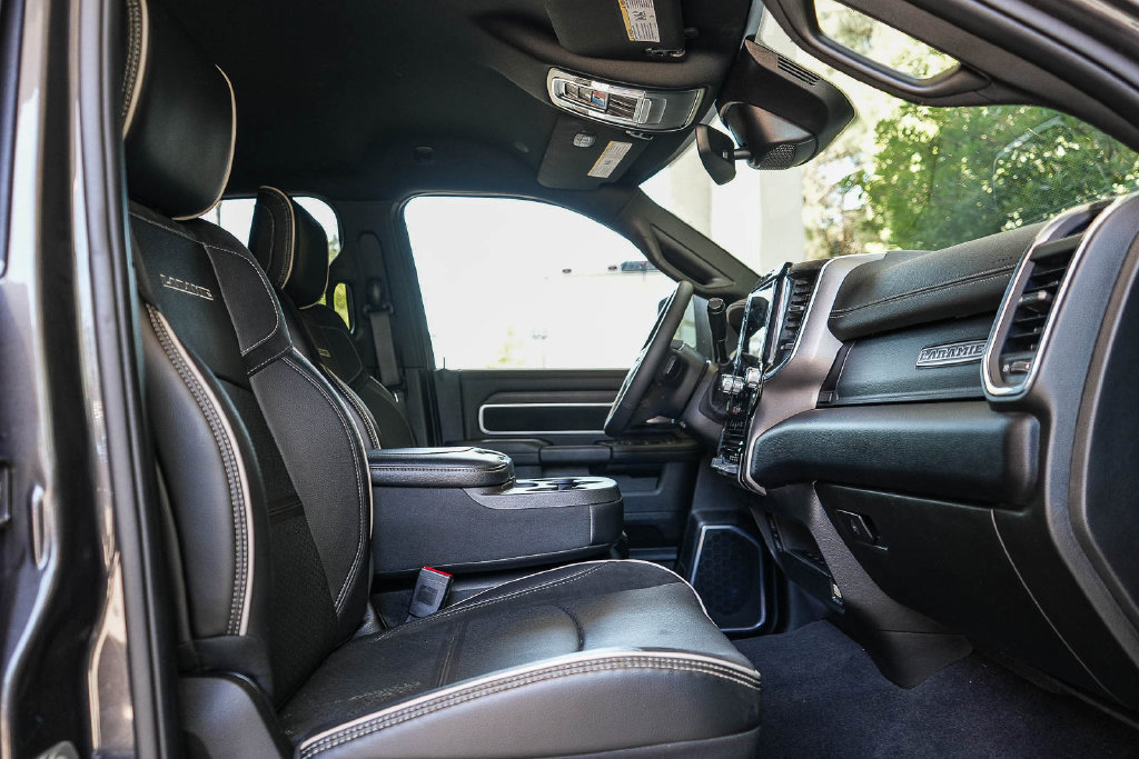 Used 2026 RAM 2500 Laramie AWD/4WD image 15