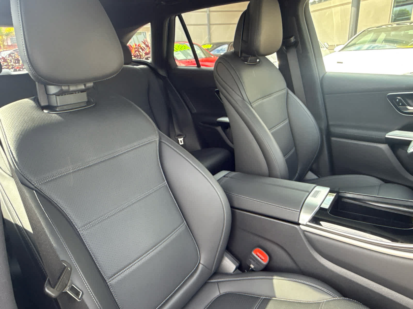 Used 2026 Mercedes-Benz GLC 300 image 23