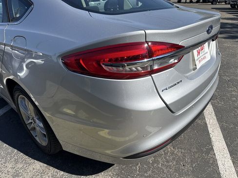 Used 2018 Ford Fusion SE FWD image 7