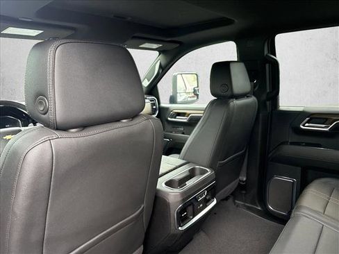 Used 2024 Chevrolet Silverado 1500 High Country w/ High Country Premium Package image 16