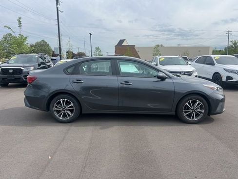 Used 2022 Kia Forte LXS FWD image 4