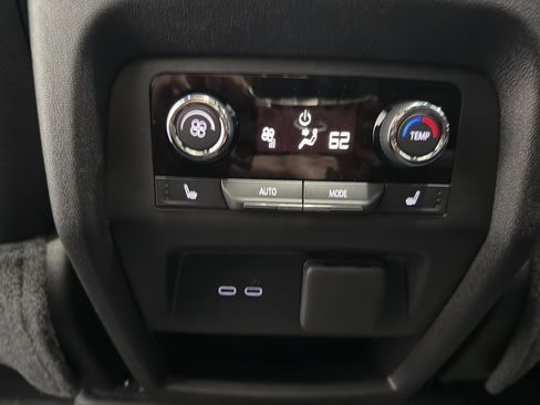 New 2026 Chevrolet Traverse RS w/ LPO, Floor Liner Package image 22