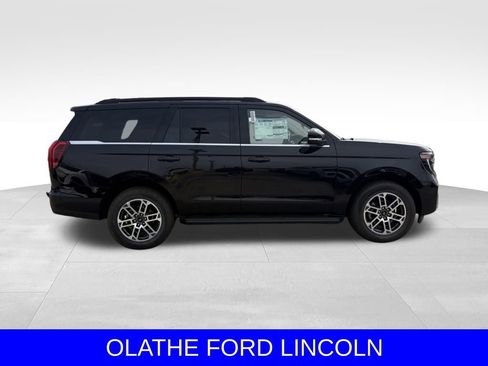 New 2025 Ford Expedition Active image 6