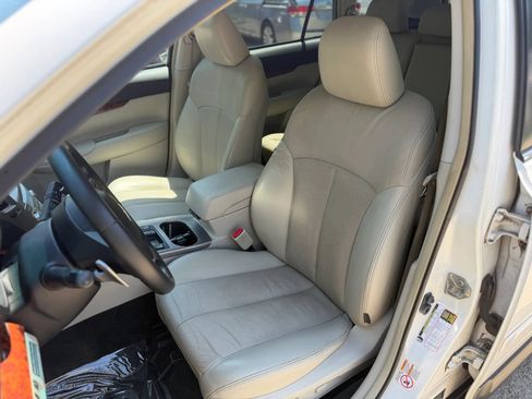 Used 2012 Subaru Outback 2.5i Limited AWD/4WD image 18