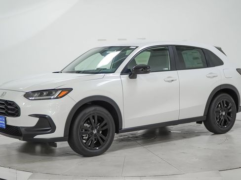 New 2026 Honda HR-V Sport image 3