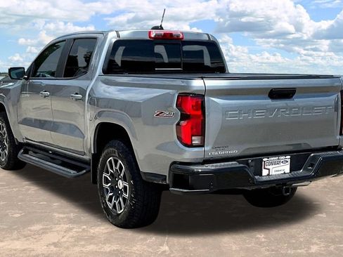 Used 2025 Chevrolet Colorado Z71 w/ Technology Package AWD/4WD image 5