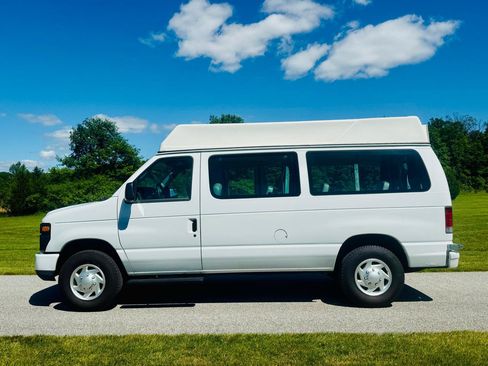 Used 2012 Ford E-250 and Econoline 250 w/ PWR Group RWD image 2