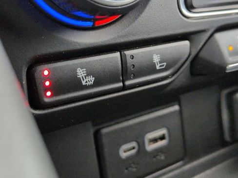 Used 2024 Chevrolet Suburban LT image 21