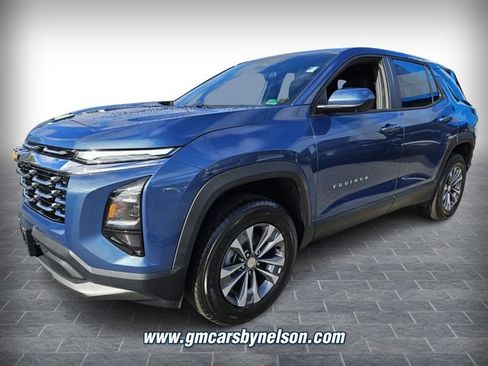 New 2026 Chevrolet Equinox LT w/ Convenience Package II FWD image 3