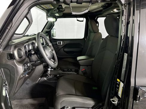 Certified 2023 Jeep Wrangler Unlimited AWD/4WD image 12