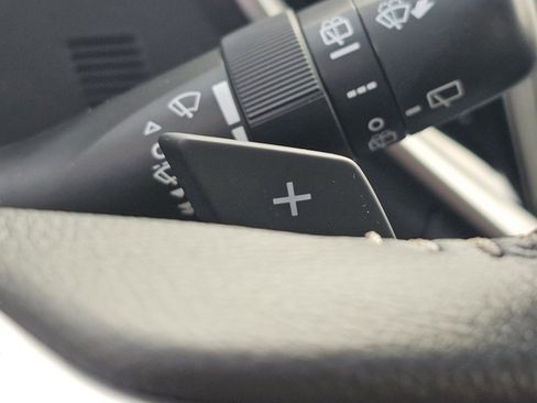 Used 2024 Subaru Ascent Premium w/ Convenience Package image 14