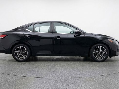 Used 2025 Nissan Sentra SV image 11