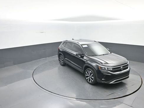 Used 2022 Volkswagen Taos SE image 20