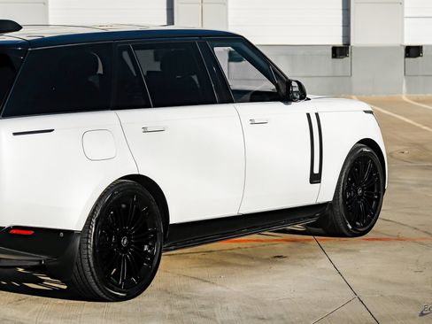 Used 2023 Land Rover Range Rover Long Wheelbase Autobiography image 15