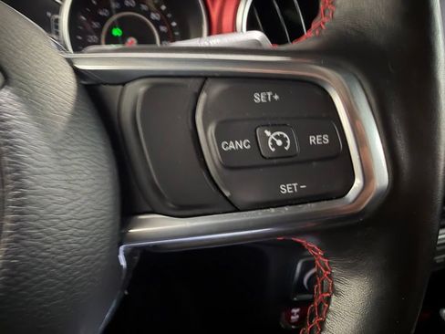 Used 2022 Jeep Gladiator Rubicon w/ Cold Weather Group AWD/4WD image 21