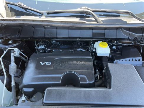 Used 2024 Nissan Pathfinder SL w/ Black Appearance Package image 13