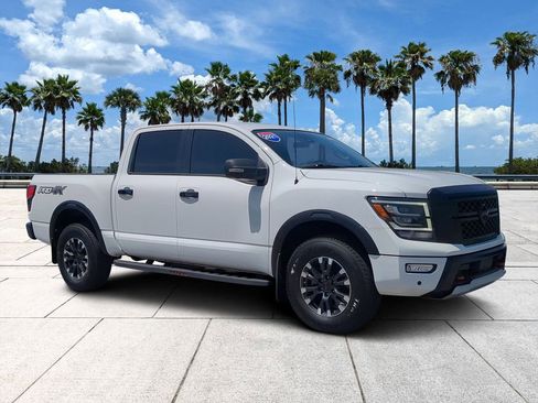 Used 2021 Nissan Titan PRO-4X w/ Pro-4x Convenience Package AWD/4WD image 2