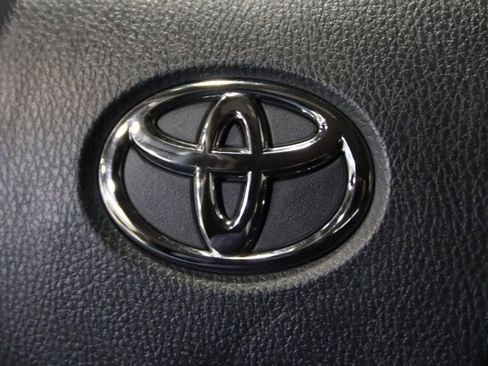 Used 2023 Toyota Camry LE image 40