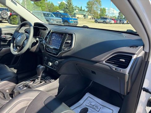 Used 2022 Jeep Cherokee Limited w/ Elite Package AWD/4WD image 21
