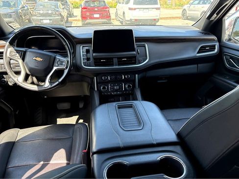 Used 2022 Chevrolet Suburban Premier AWD/4WD image 4