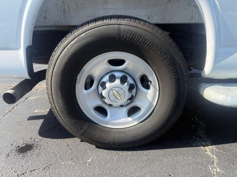 Used 2025 Chevrolet Express 2500 w/ Driver Convenience Package RWD image 40