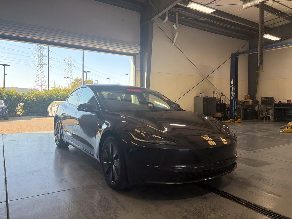 Used 2024 Tesla Model 3 Standard Range RWD image 1