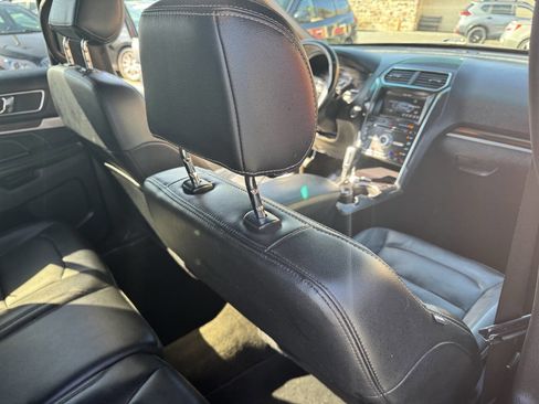 Used 2016 Ford Explorer Limited image 39