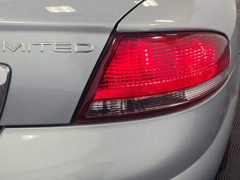 Used 2003 Chrysler Sebring Limited image 38