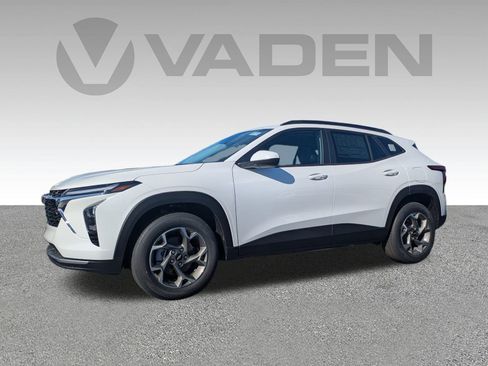 New 2026 Chevrolet Trax LT w/ Driver Confidence Package image 2