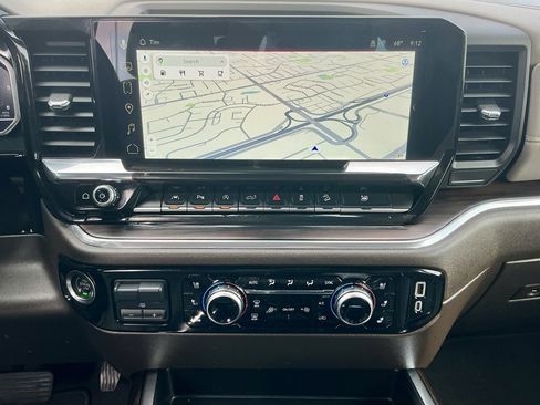 Used 2025 GMC Sierra 1500 SLT w/ SLT Premium Plus Package image 38