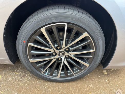 New 2025 Lexus ES 350 w/ Premium Package image 25