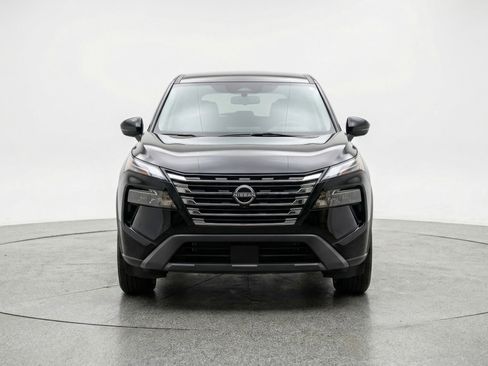 Used 2025 Nissan Rogue SV FWD image 2