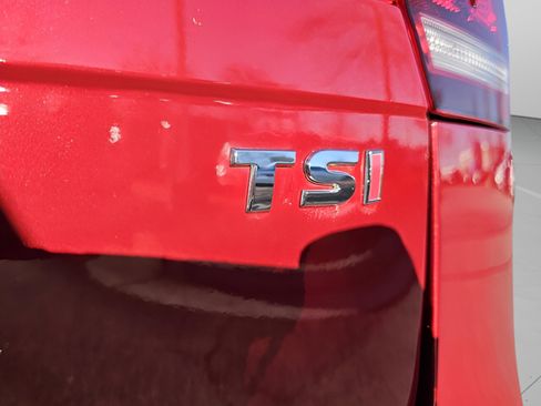 Used 2018 Volkswagen Tiguan SEL Premium image 36