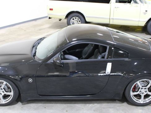 Used 2007 Nissan 350Z Touring w/ Cargo Convenience Pkg RWD image 28