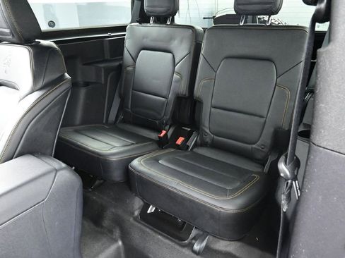 Used 2023 Ford Bronco Badlands image 23