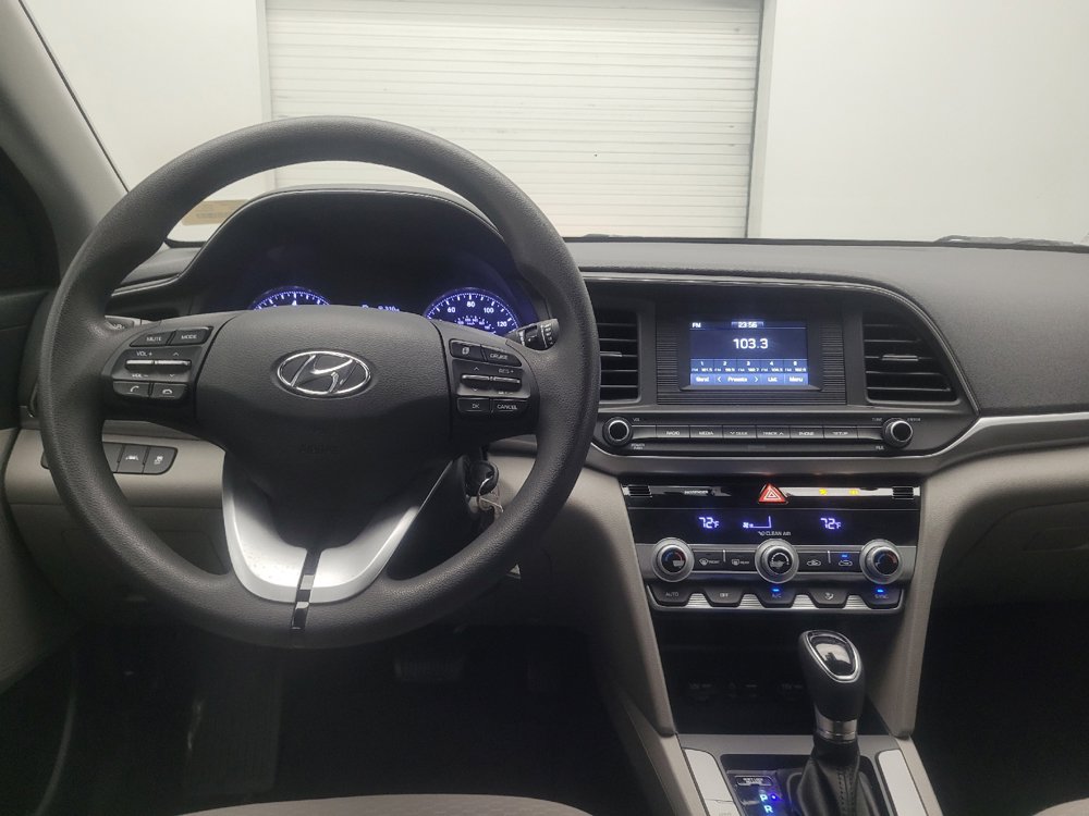 Used 2020 Hyundai Elantra SE FWD image 22