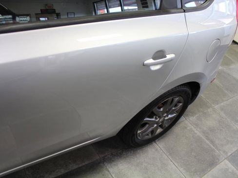 Used 2012 Hyundai Elantra w/ Preferred Pkg FWD image 29