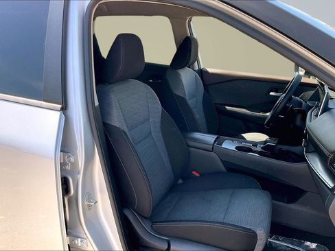 Used 2023 Nissan Rogue SV FWD image 7