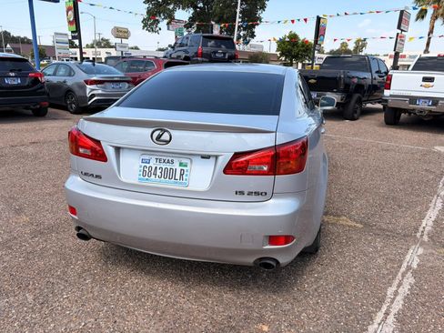 Used 2006 Lexus IS 250 w/ Preferred Accessory Pkg RWD image 20