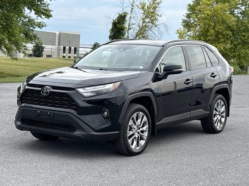 Used 2023 Toyota RAV4 XLE Premium AWD/4WD image 28