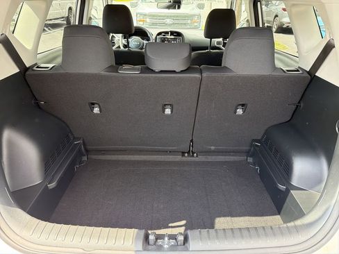 Used 2025 Kia Soul LX w/ LX Technology Package FWD image 28