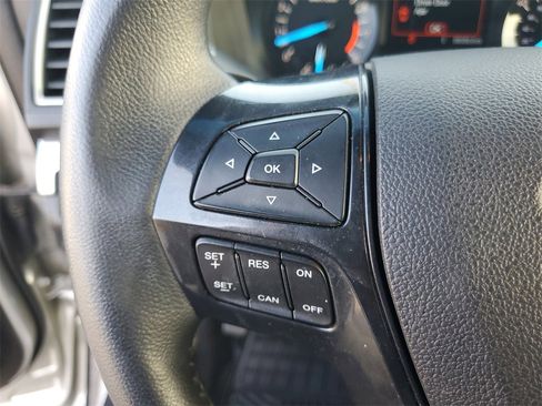 Used 2016 Ford Explorer XLT image 24