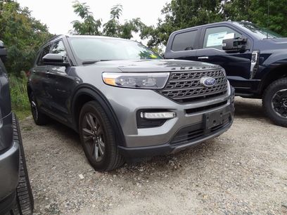 Certified 2022 Ford Explorer XLT w/ Equipment Group 202A