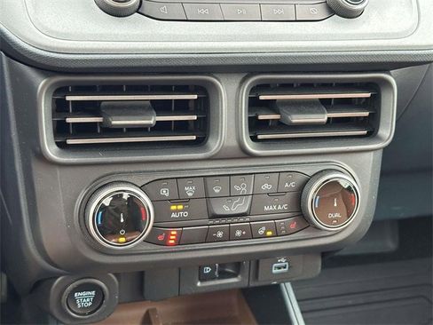 Certified 2024 Ford Maverick Lariat w/ FX4 Off-Road Package image 11